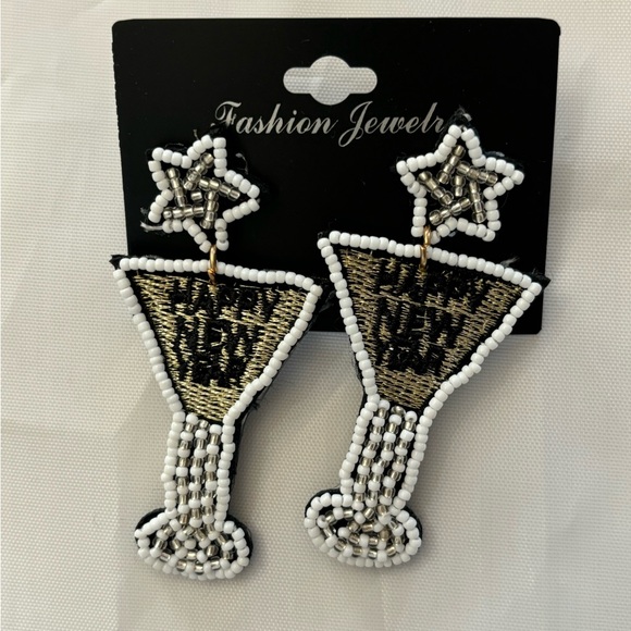 NEW Bundle 2 prs Beaded Earrings Christmas Tree and New Years - Picture 5 of 7